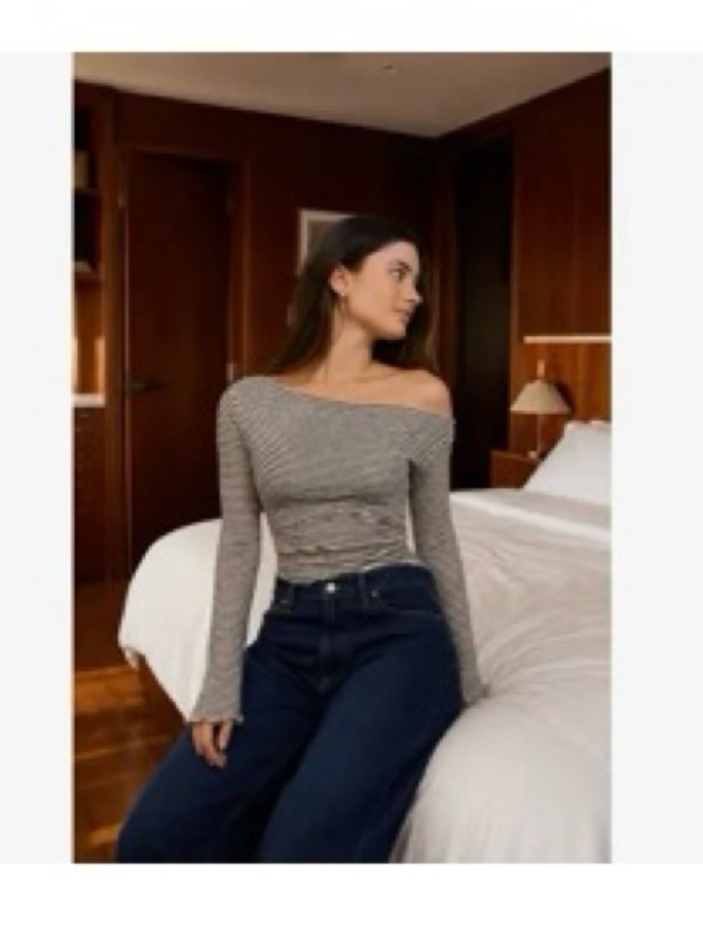 🆕🤍STRIPPED BOAT NECK LONG BELL SLEEVE TOP